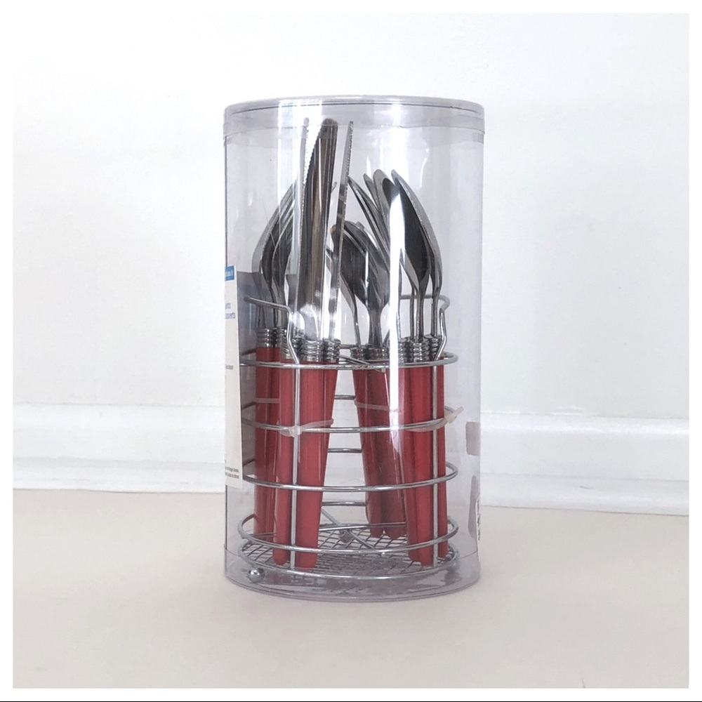 NWT Festive red flatware set with caddy - Picture 3 of 3